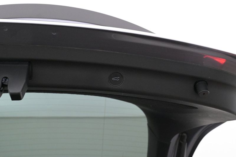 Tesla Model Y bild 23