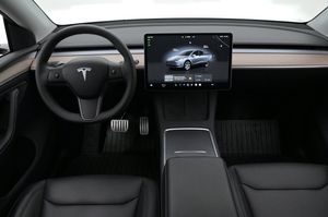 Tesla Model Y bild 6