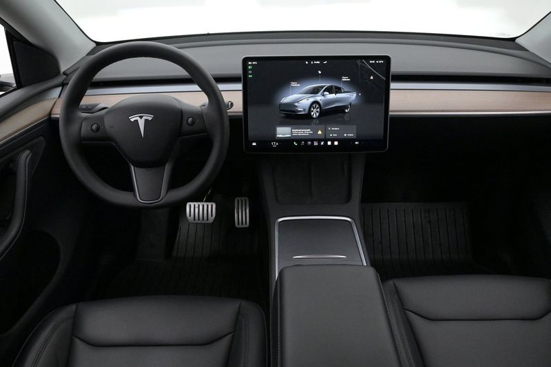 Tesla Model Y bild 6