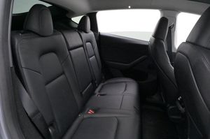 Tesla Model Y bild 21