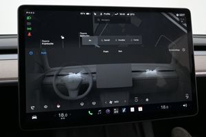 Tesla Model Y bild 14