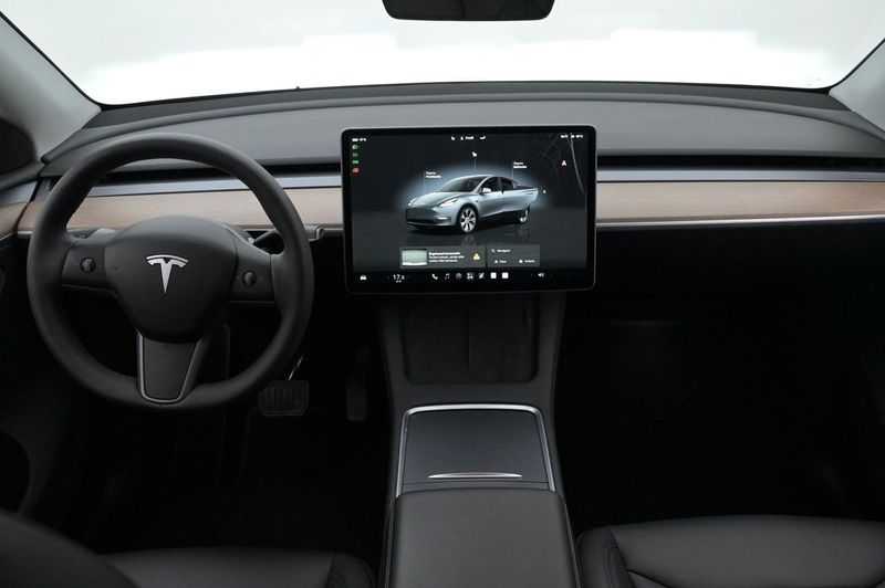 Tesla Model Y bild 6