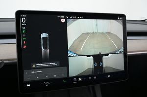 Tesla Model Y bild 16