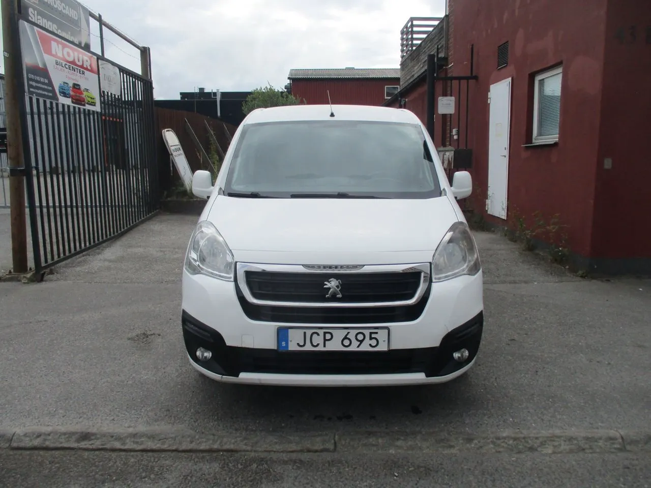 Vehicle image 2