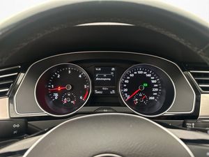 Volkswagen Passat bild 16