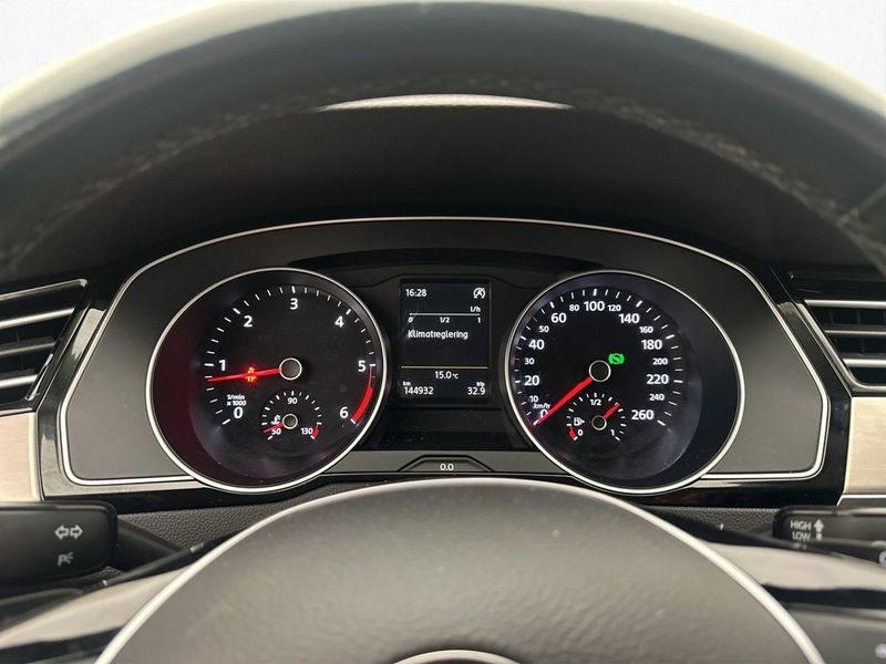 Volkswagen Passat bild 16