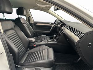 Volkswagen Passat bild 13