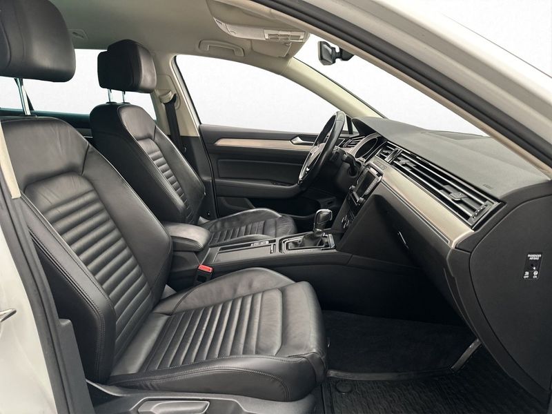 Volkswagen Passat bild 13