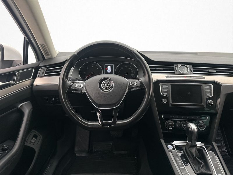 Volkswagen Passat bild 12