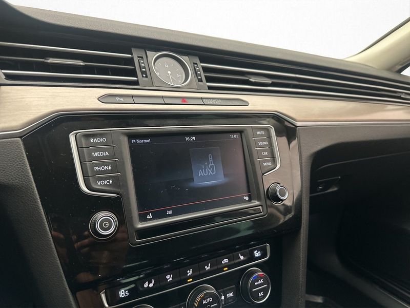 Volkswagen Passat bild 19