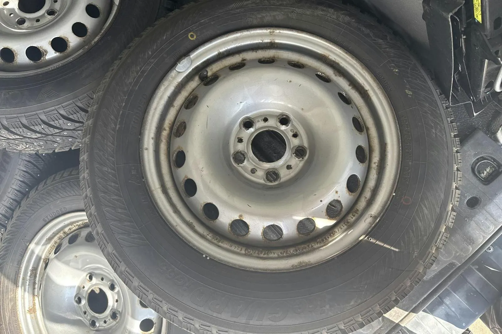 Vehicle image 13