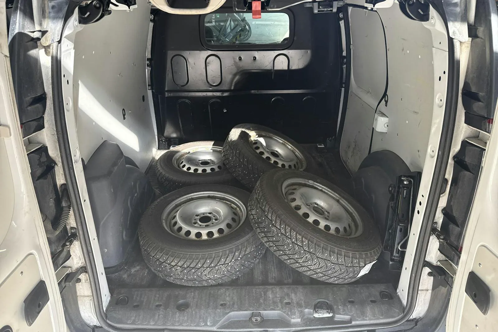 Vehicle image 8