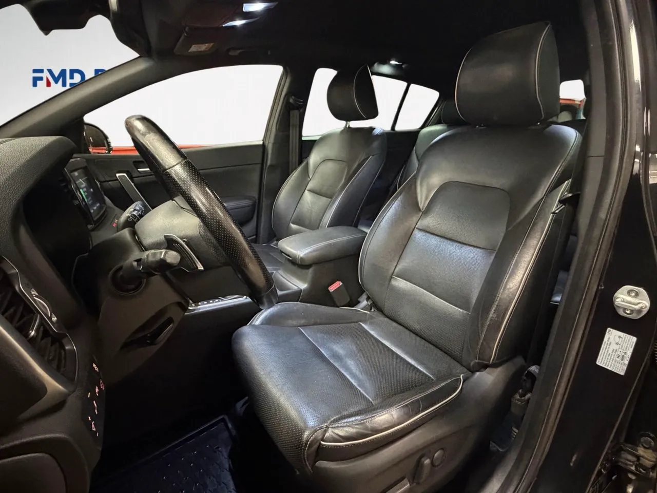 Vehicle image 11
