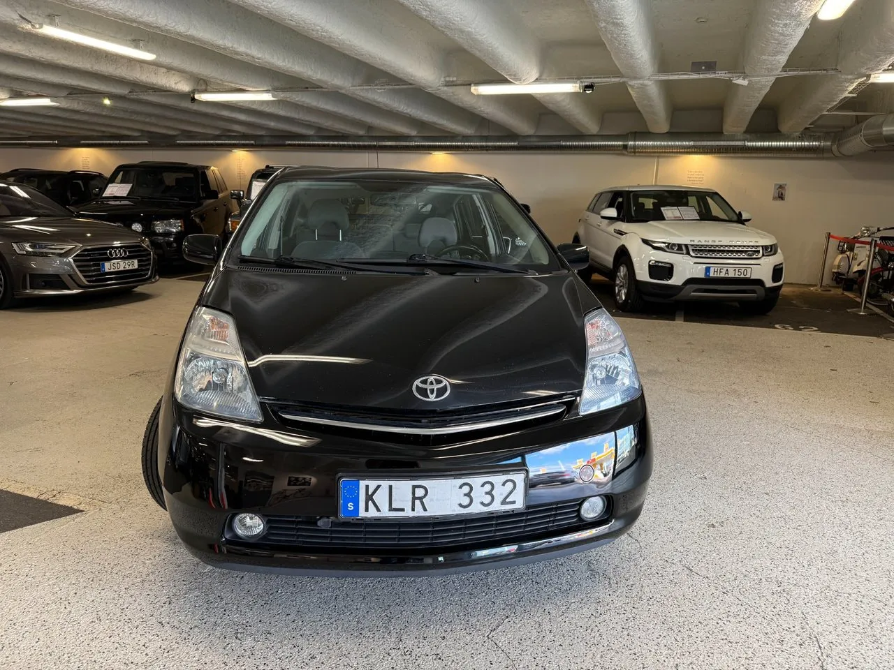 Vehicle image 6