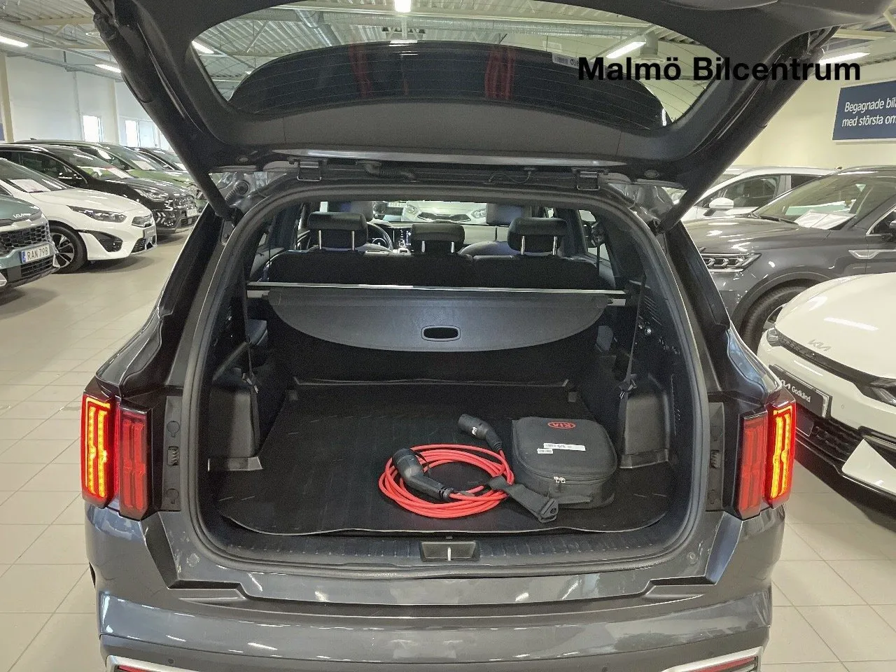 Vehicle image 18