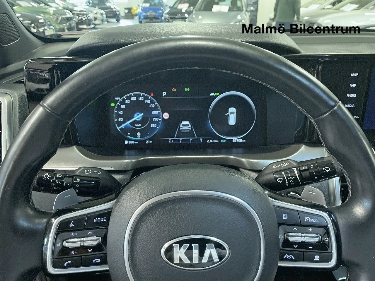 Vehicle image 14