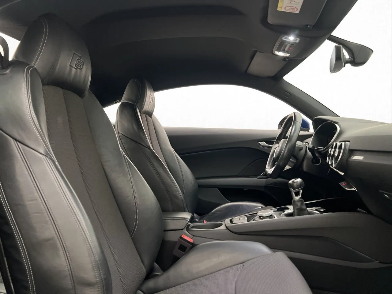 Vehicle image 20
