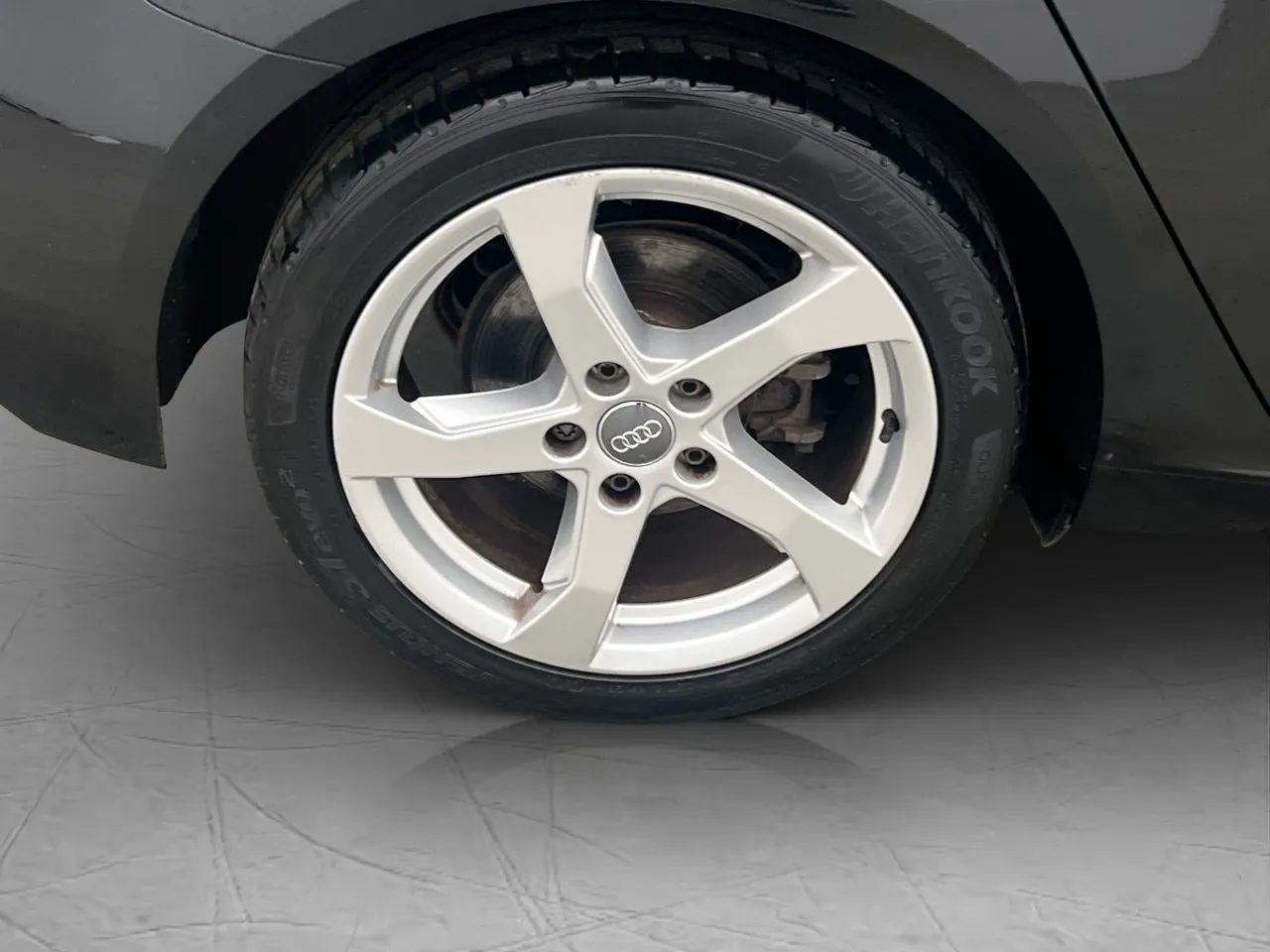 Vehicle image 25