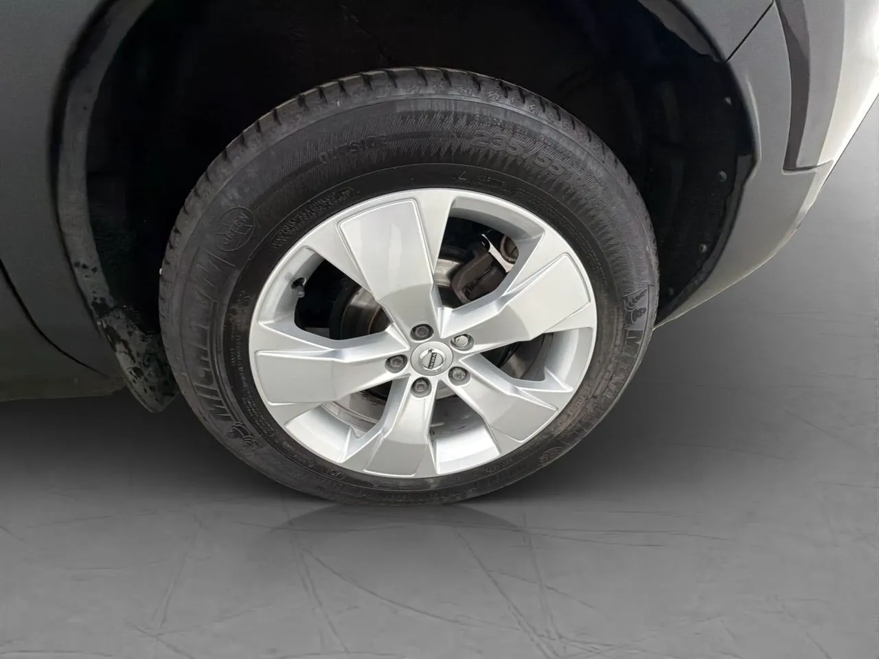 Vehicle image 35