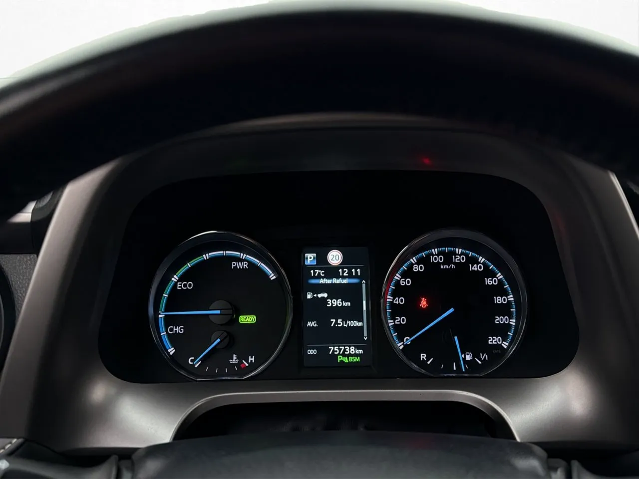 Vehicle image 17