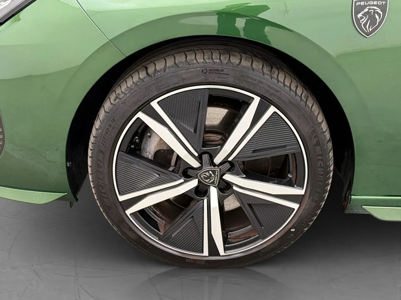 Vehicle image 24