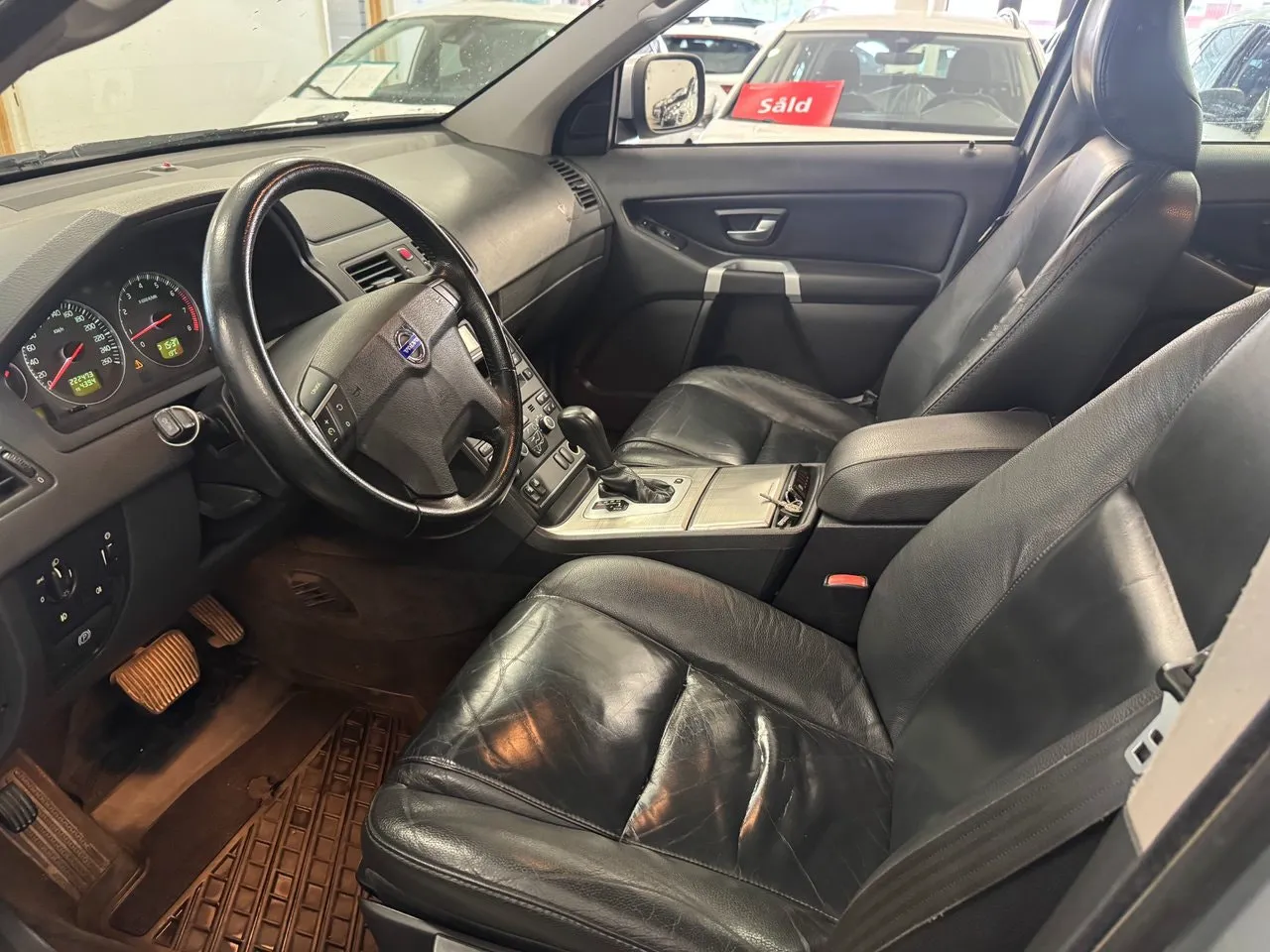 Vehicle image 19