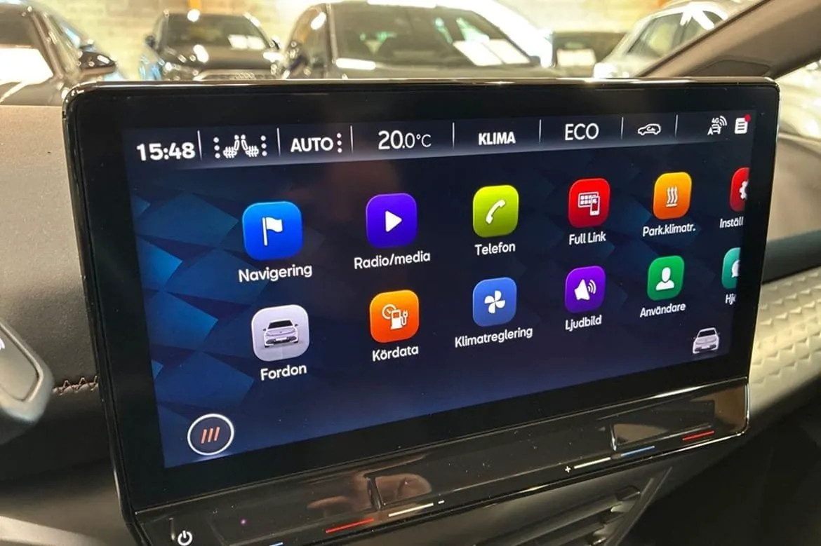 Vehicle image 18