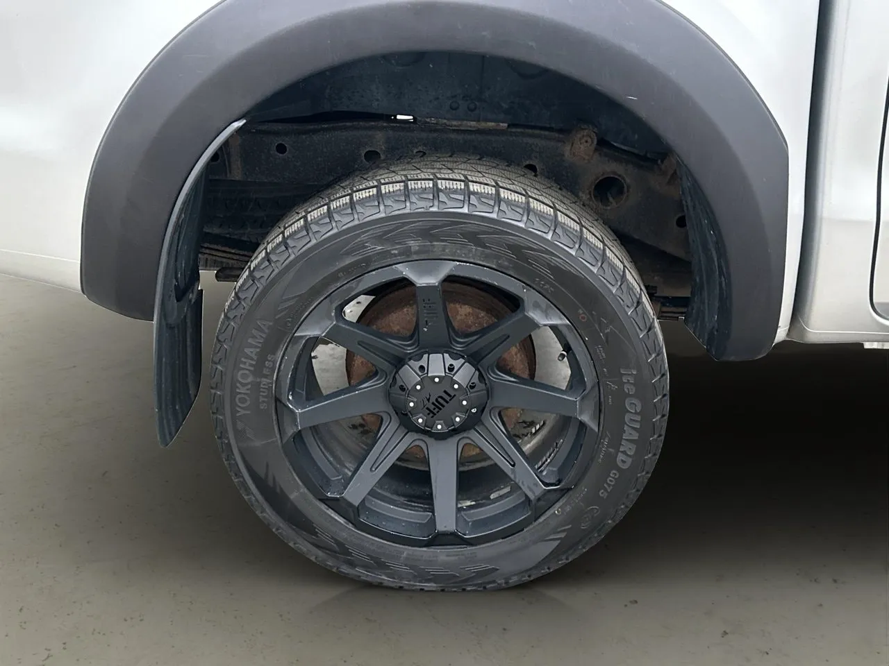 Vehicle image 32