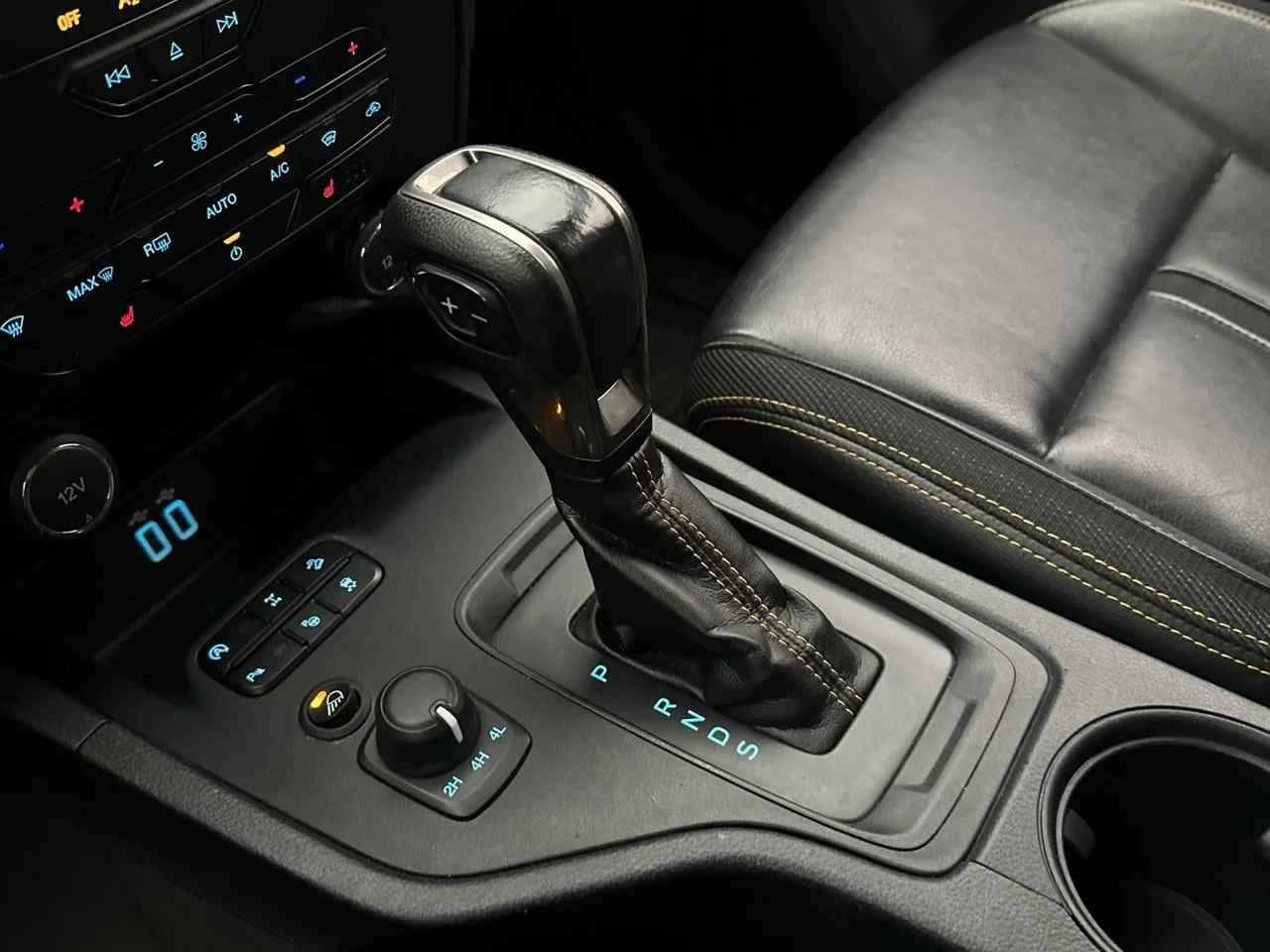 Vehicle image 26