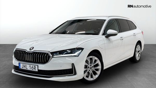 Skoda Superb iV | PHEV | Cockpit | Dragkrok | - 2025