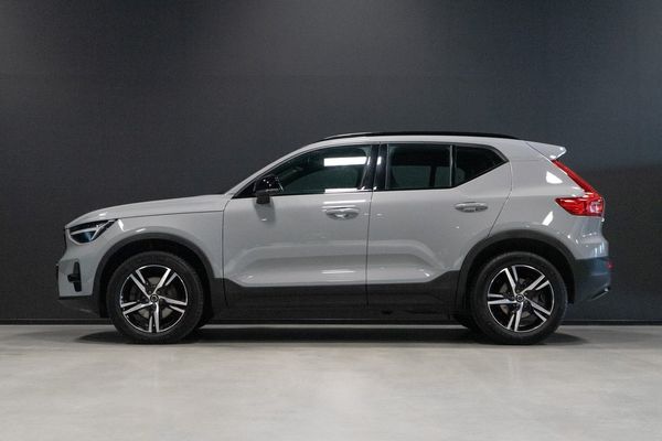 Volvo XC40 B4 FWD Plus Dark / Leasebar - 2024