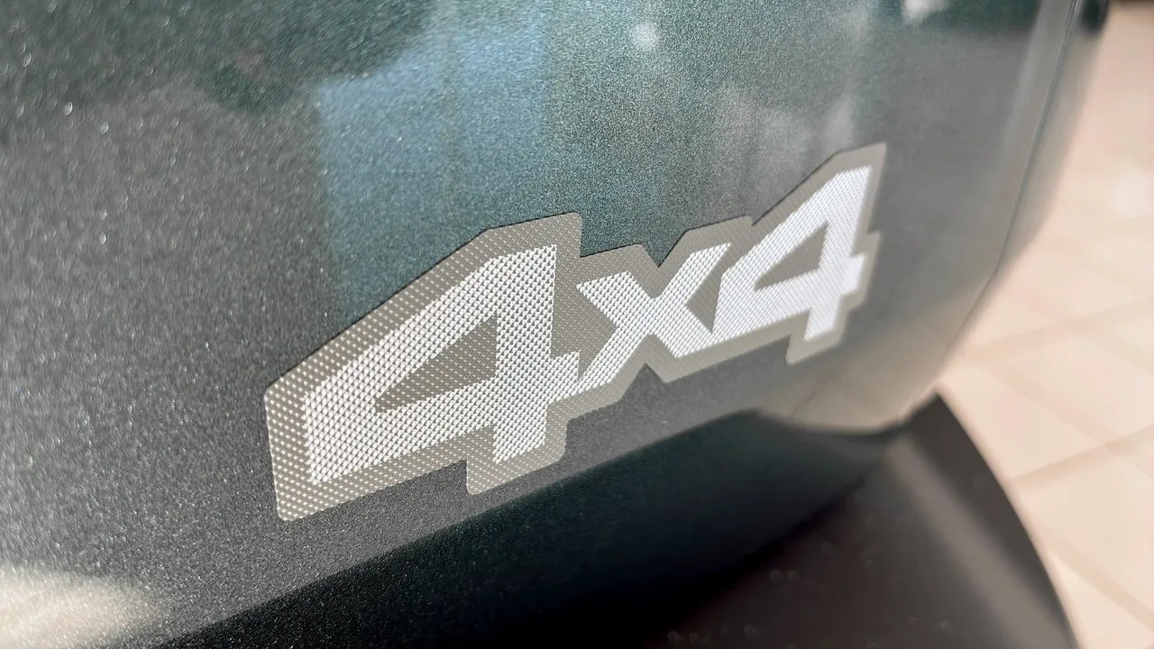 Vehicle image 25