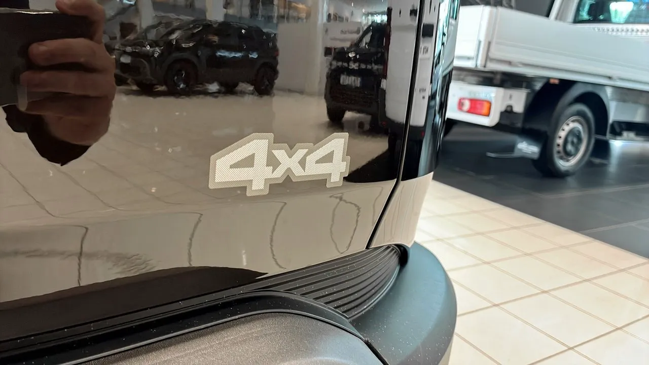 Vehicle image 22