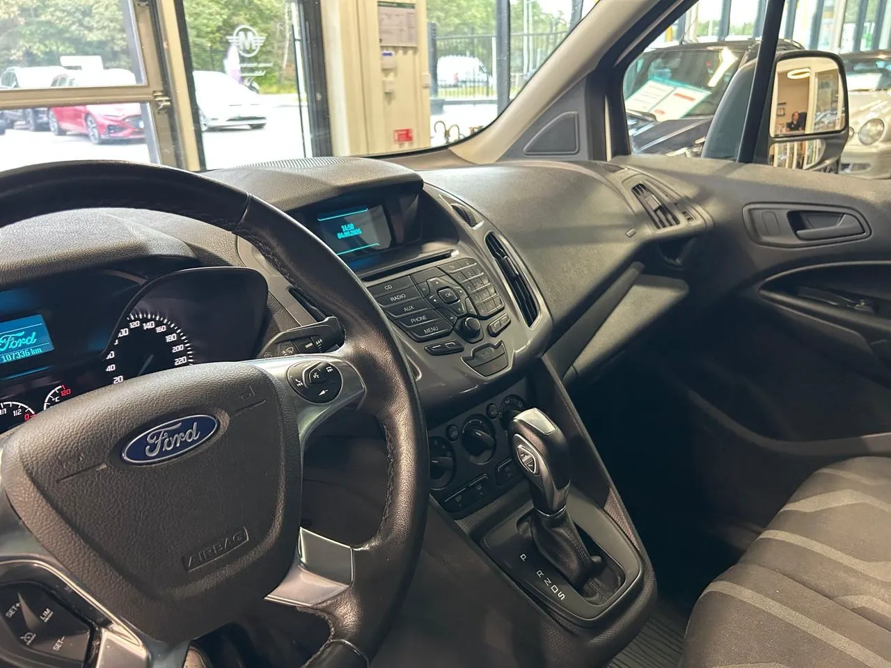 Vehicle image 18