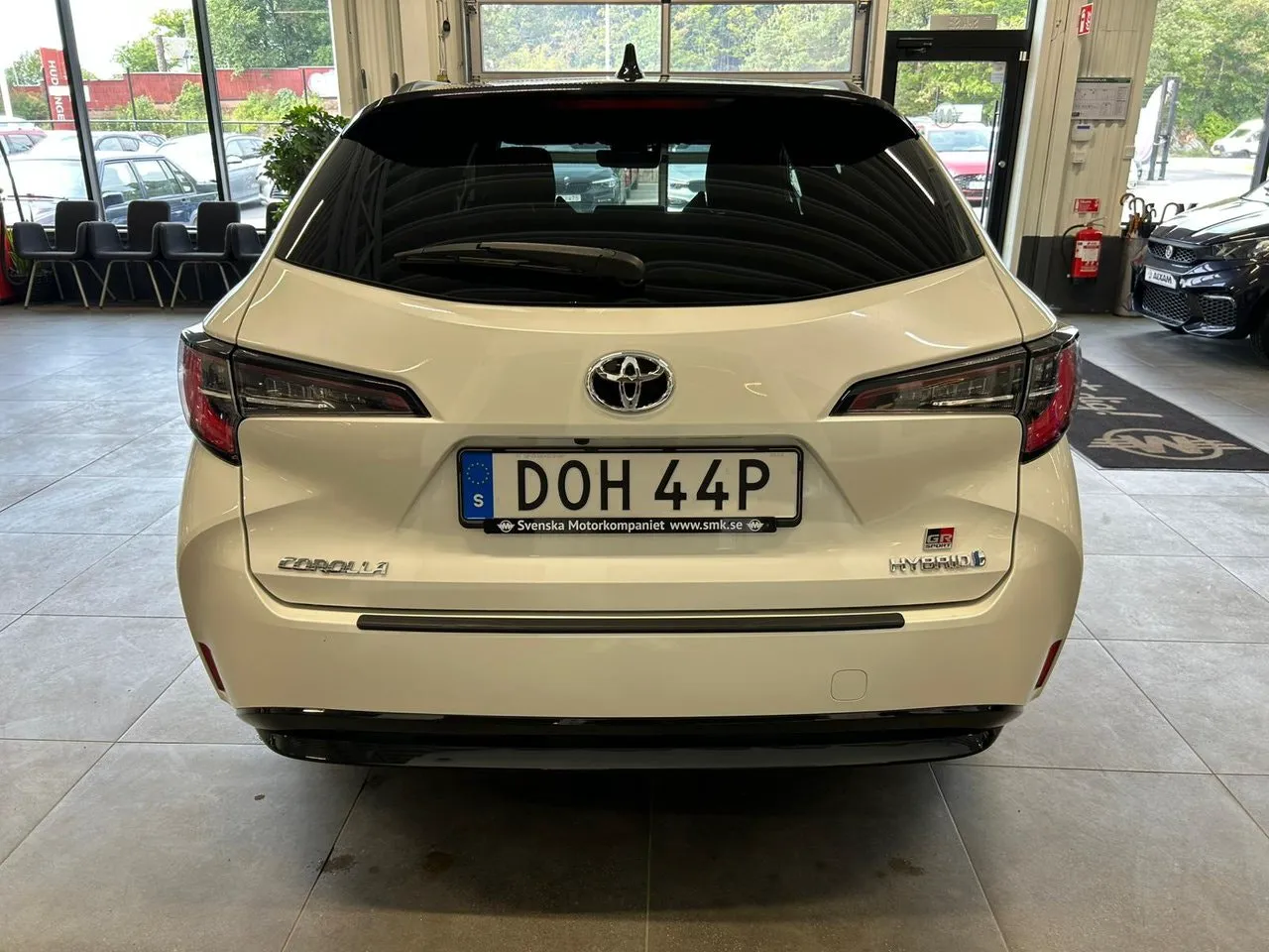 Vehicle image 5