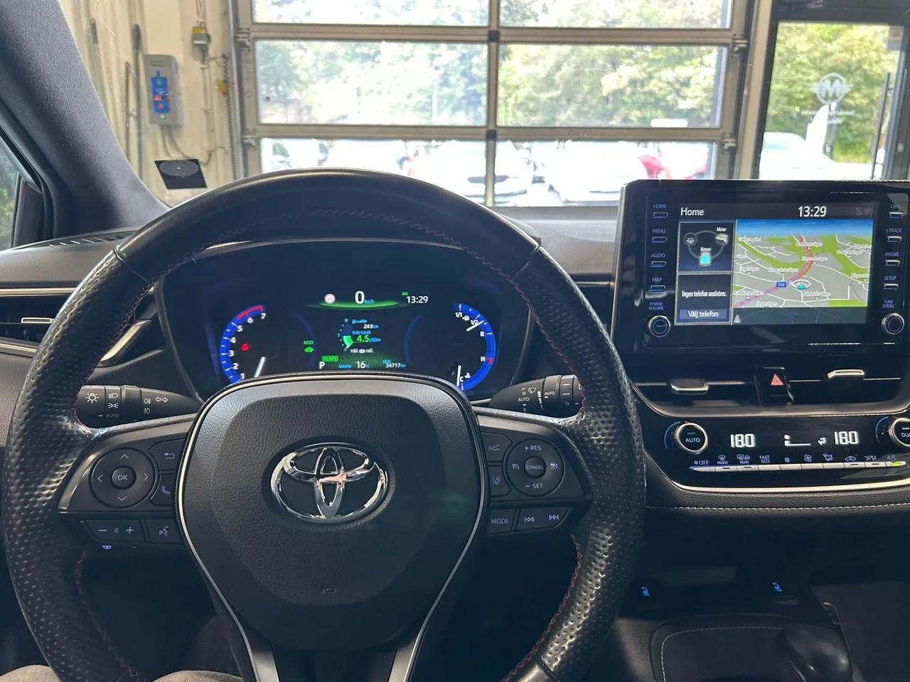 Vehicle image 14