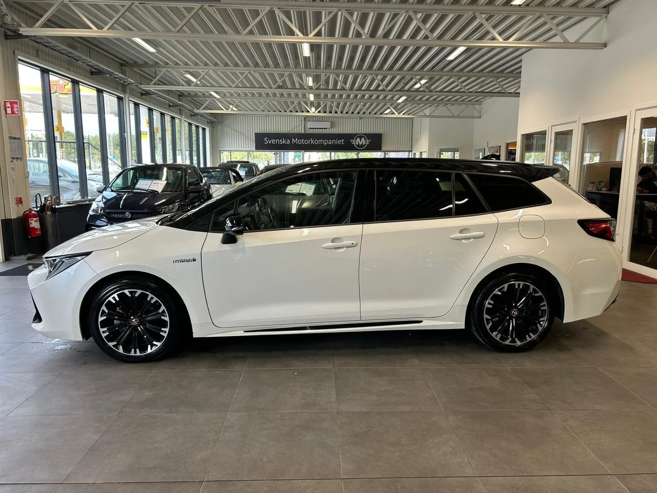 Vehicle image 3