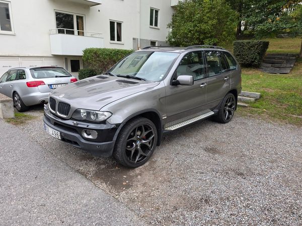 BMW X5 4.4i Sport line 320hk Dragk Tre brukare - 2006