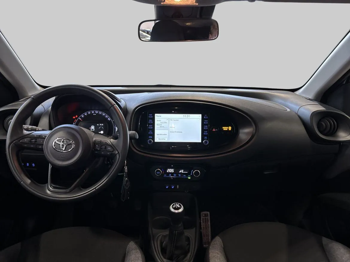 Vehicle image 11