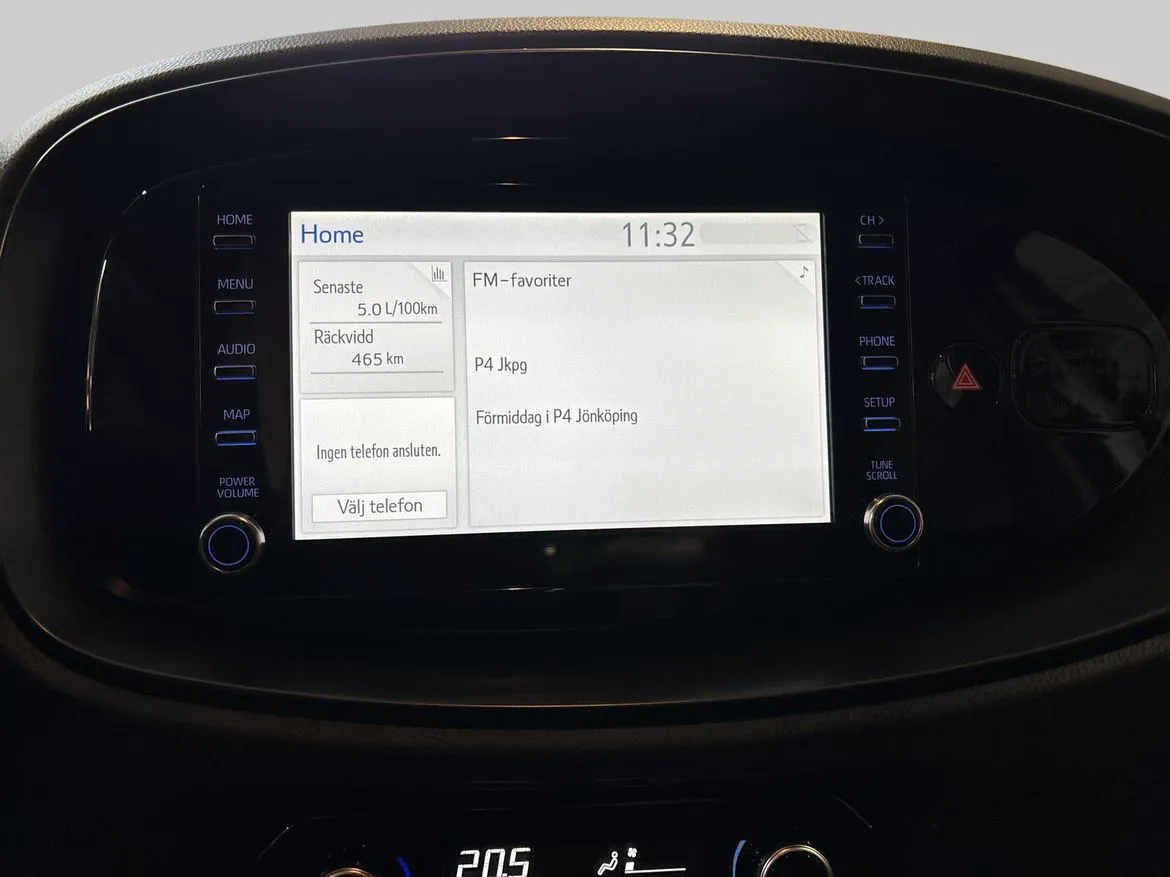 Vehicle image 16