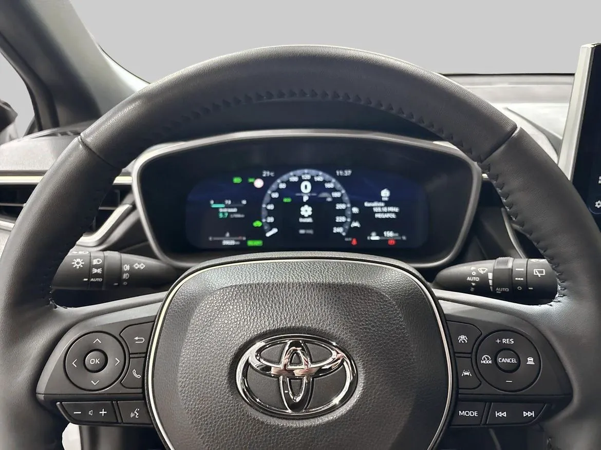 Vehicle image 14