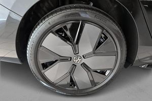 Volkswagen Passat bild 8