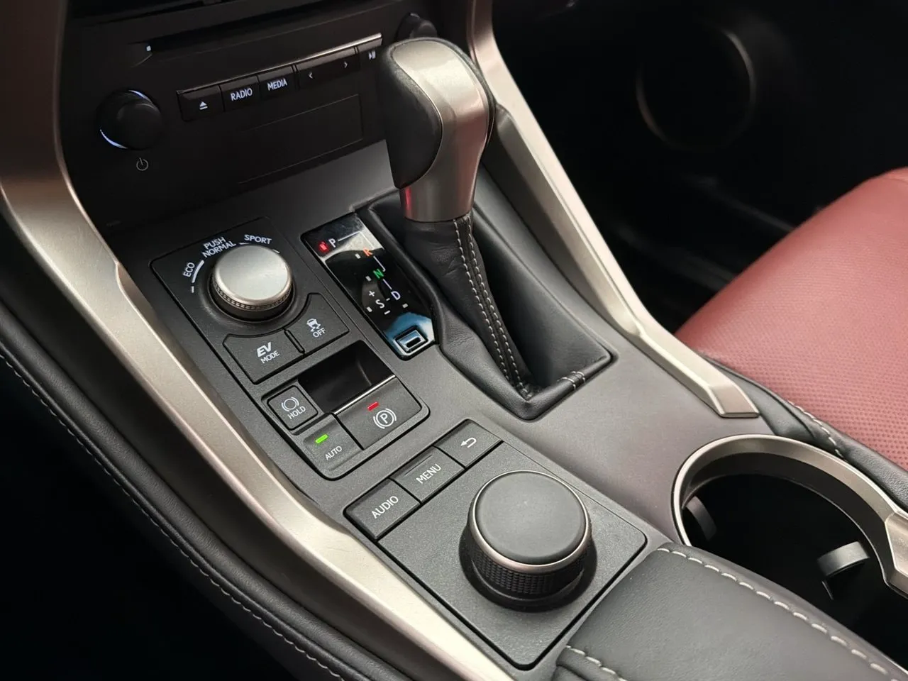 Vehicle image 25