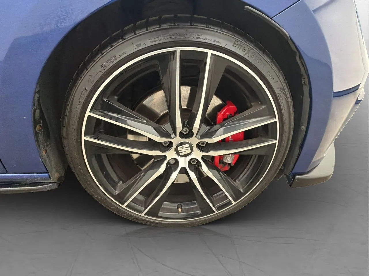 Vehicle image 32