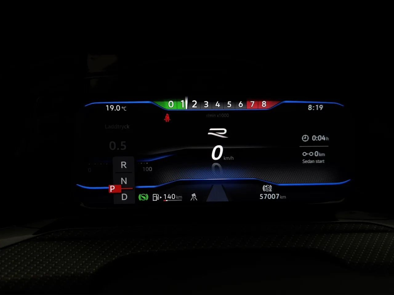Vehicle image 32