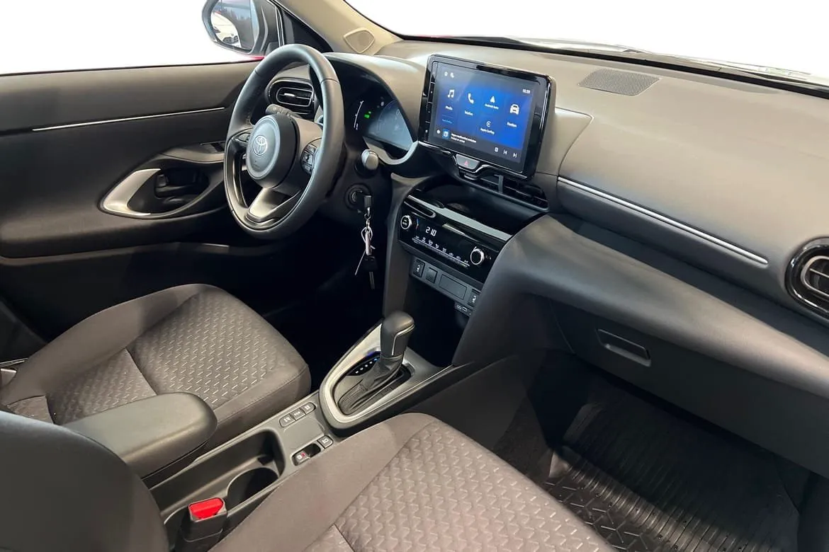 Vehicle image 6