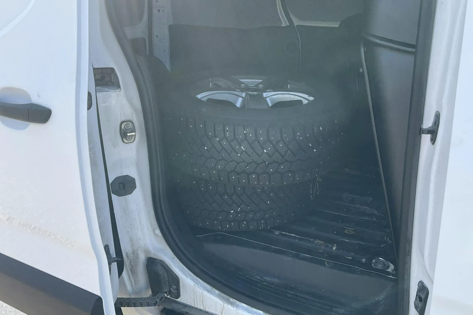 Vehicle image 8