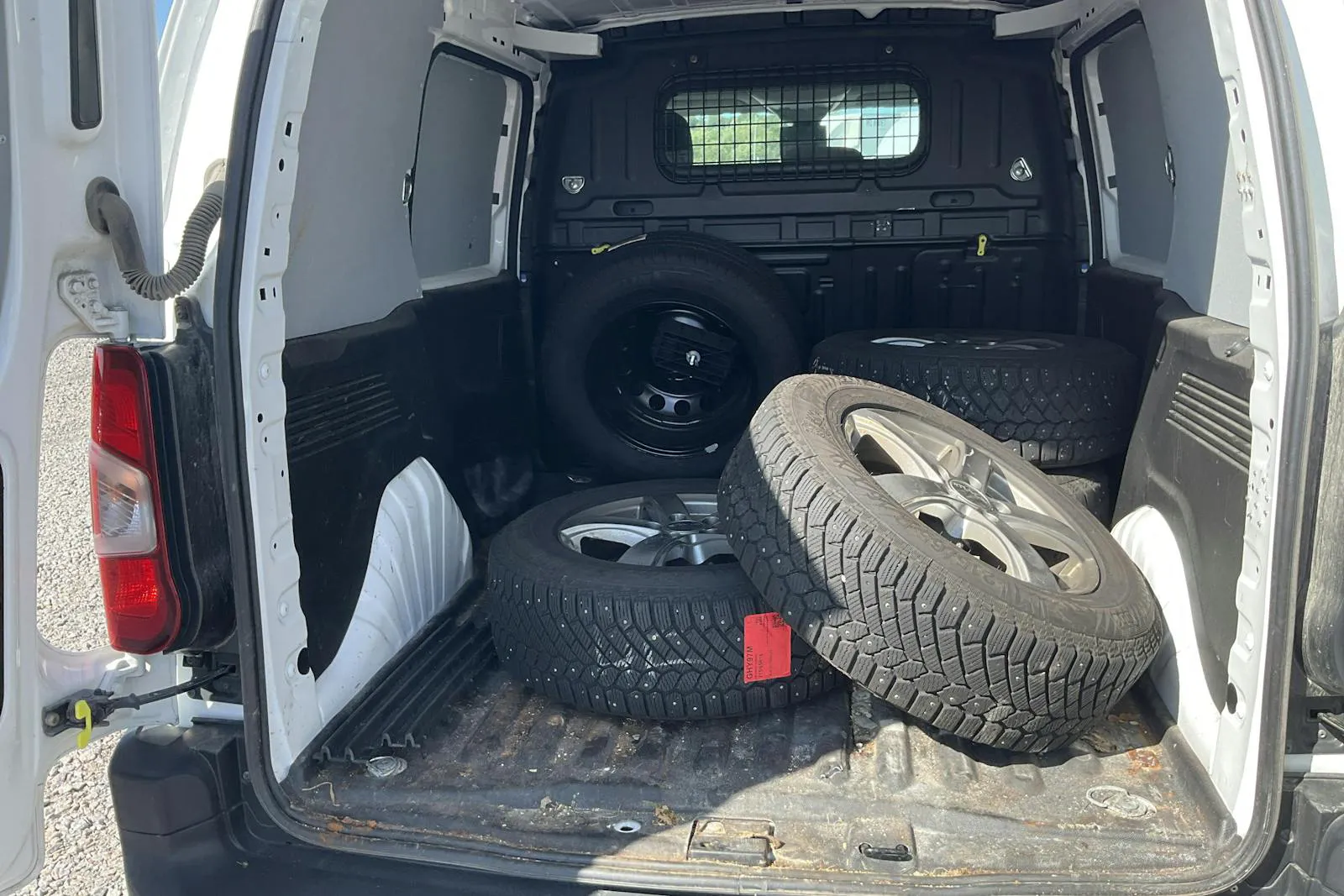Vehicle image 9