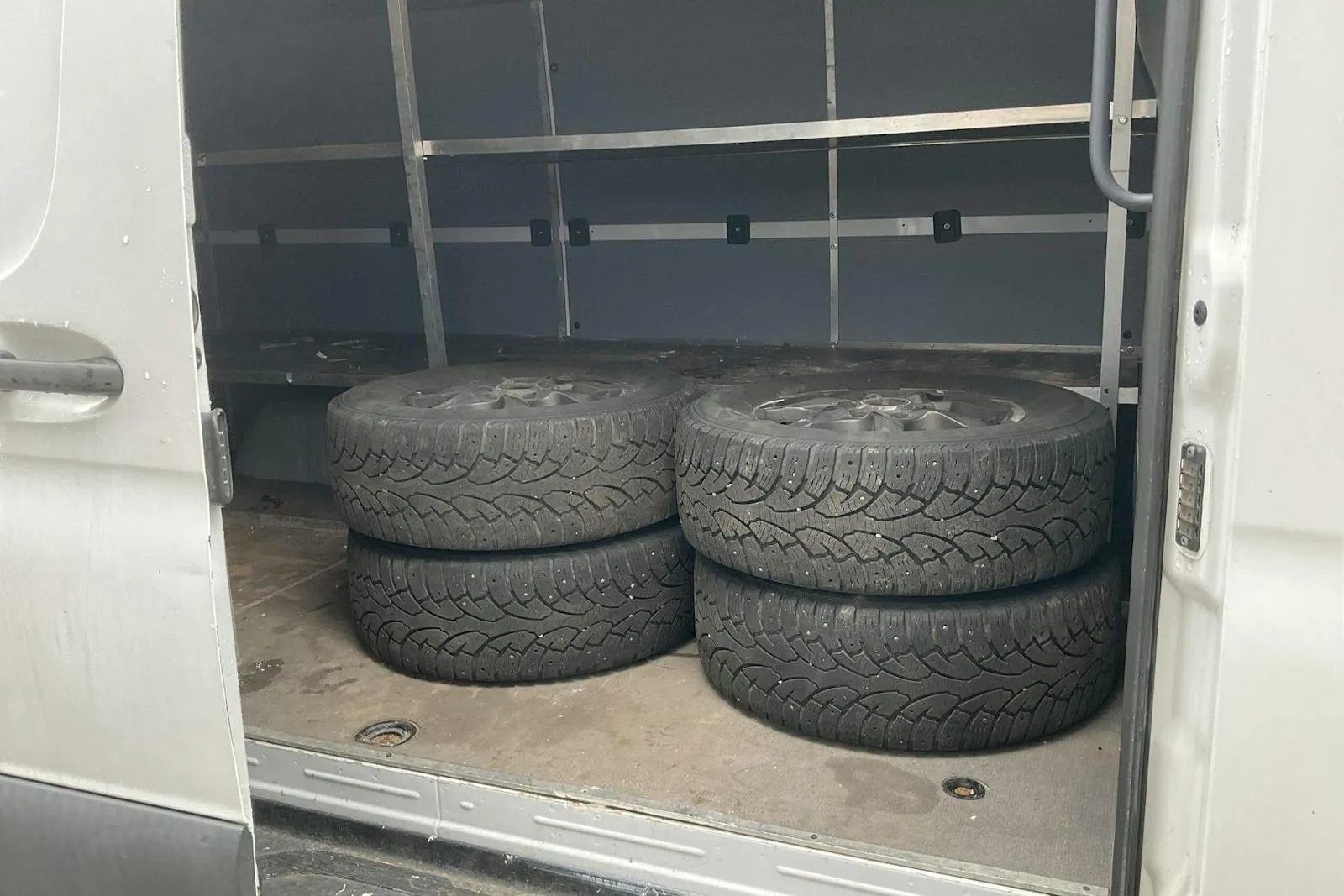 Vehicle image 7