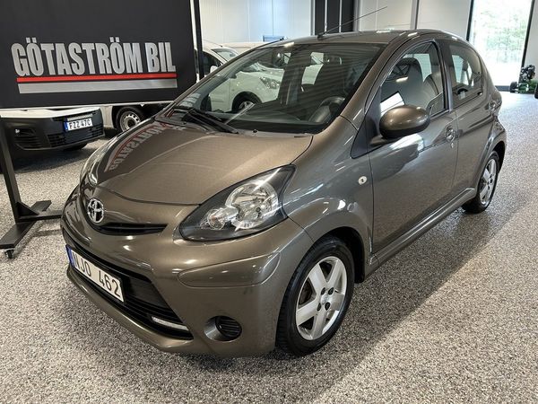 Toyota Aygo 5-dörrar 1.0 VVT-i /Vhjul,Ny-Ruta - 2013